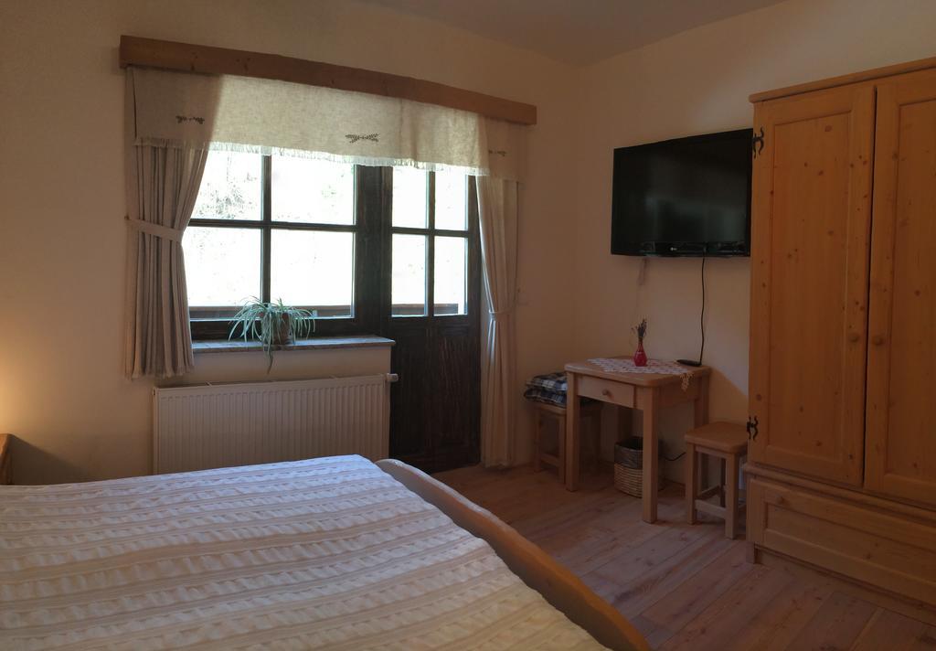 Apartments Pod Macesnovo Streho Solcava Phòng bức ảnh