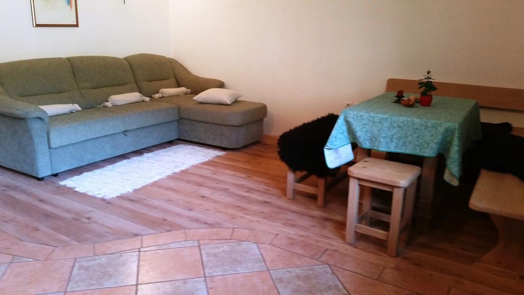 Apartments Pod Macesnovo Streho Solcava Phòng bức ảnh