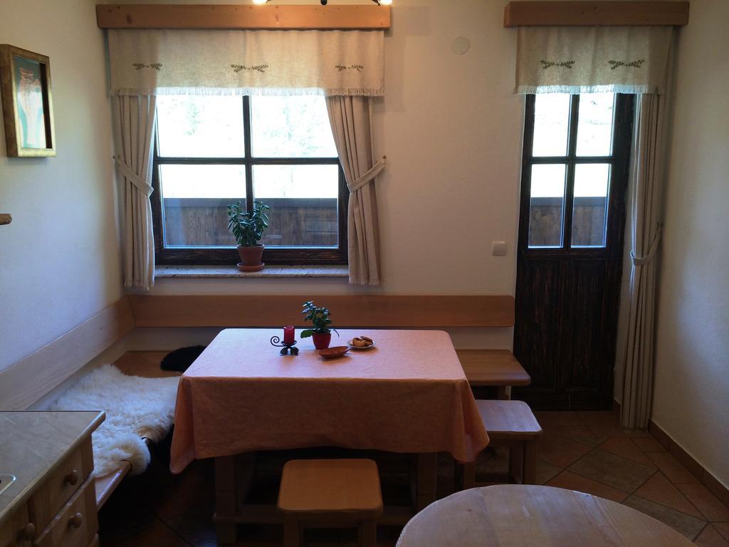 Apartments Pod Macesnovo Streho Solcava Phòng bức ảnh